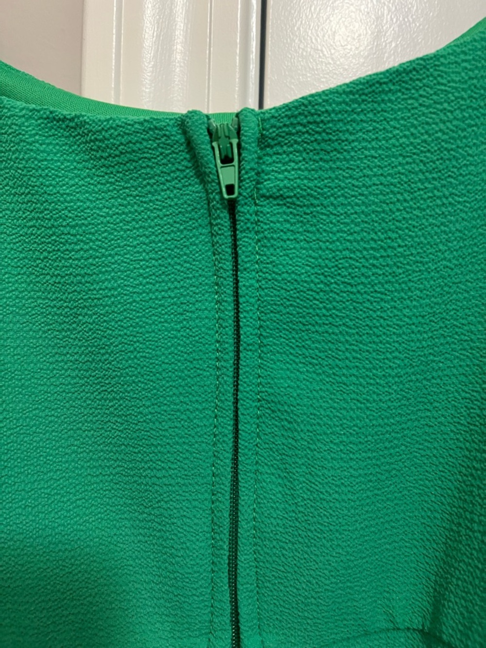 B Darlin Vibrant fit and flare Green Dress with Tie Waist Sz 9/10 EUC - Picture 4 of 8
